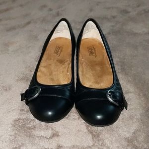 Croft and Barrow black flats